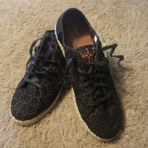 NWT TOMS Espradrille Sheer lace detail  sneaker